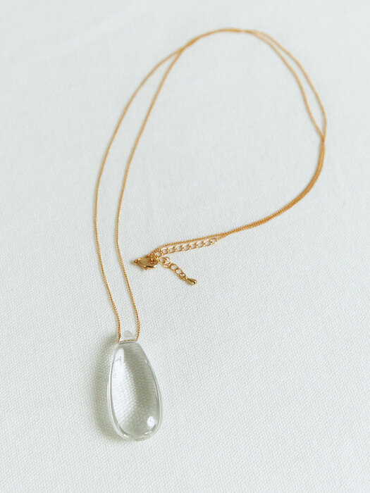 Amado (Gold)  glass necklace