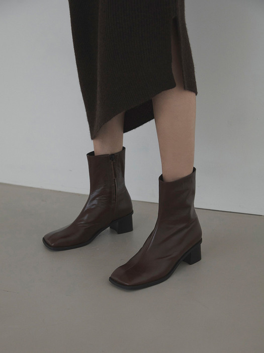 WRINKLY SQUARE BOOTS [C1F02 BR]