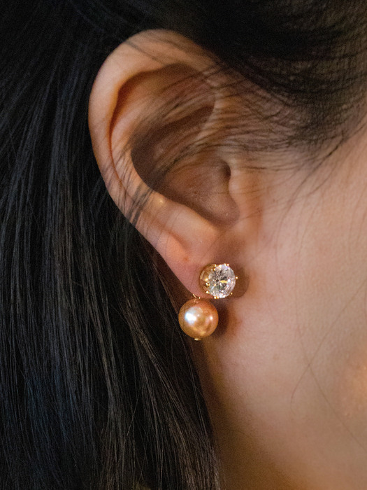 Twinkle peach pearl earring