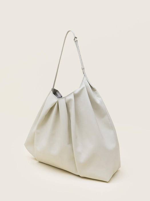 SS22 Pleats Large Shoulder Bag Cream
