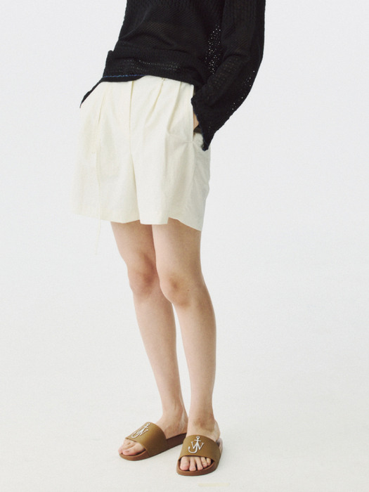 OFF WHITE BELTED TWO TUCK SHORTS
