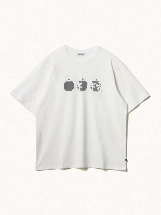 [UNISEX]Flower bite apple T-shirt Black