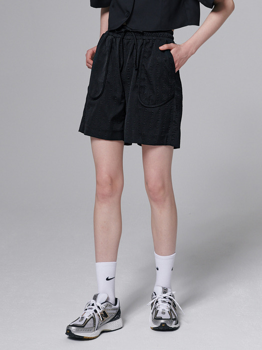Pattern embossing shorts - Black