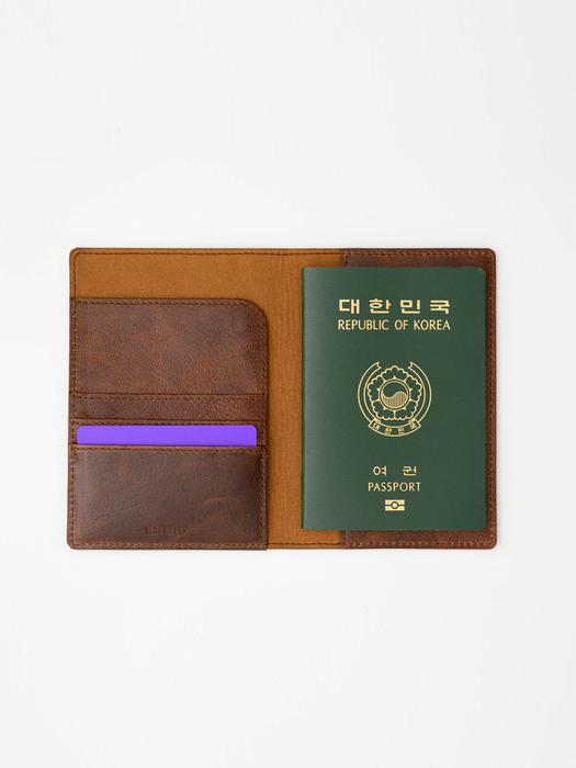 #002 Passport Case_Brown