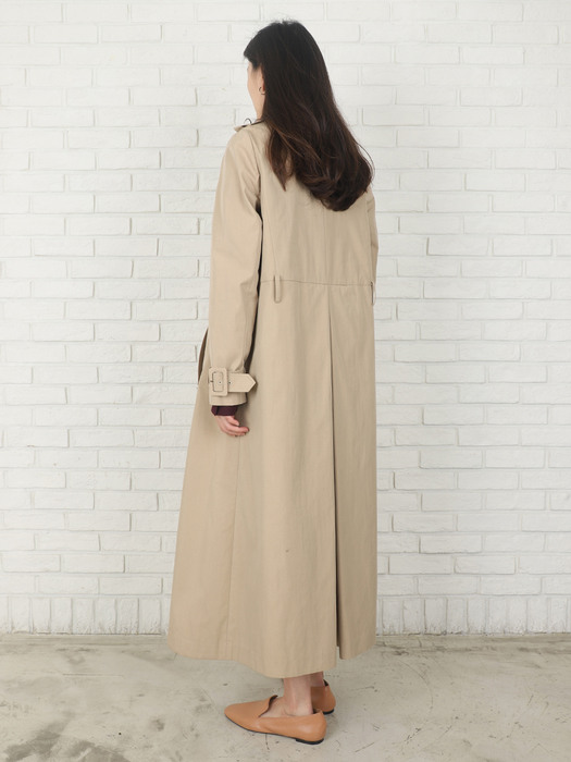 Pleats Back Slit Trench Coat_Beige