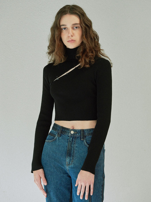 POLO NECK BUTTON KNIT TOP (black)