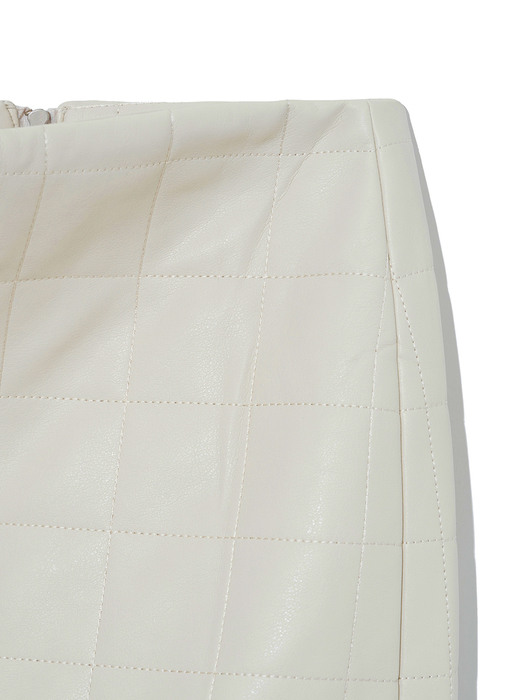 Vegan leather quilting skirt_ivory