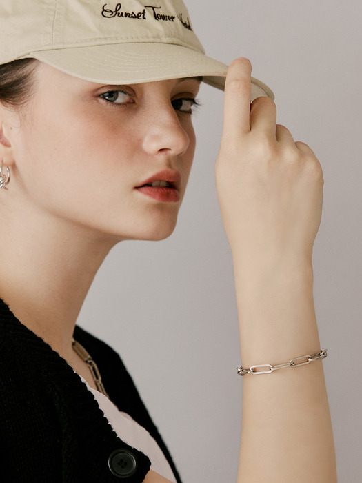 ■VINTAGE HOLLYWOOD■ Square Bold Chain Bracelet VH24NNBR170 Square Bold Chain Bracelet_VH24NNBR170M - 감도 깊은 취향