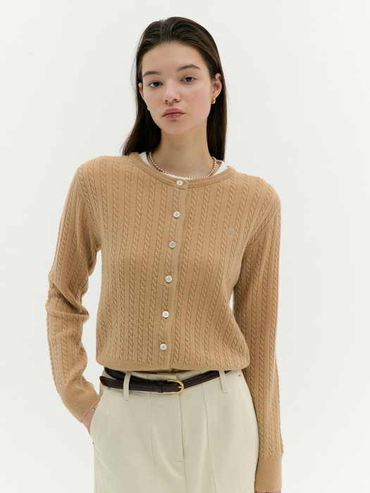 CLASSIC CABLE CARDIGAN (sand beige)