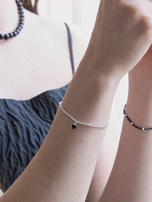 Black Heart free bracelet