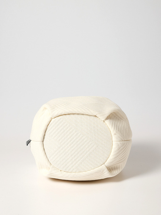 Embossing Dumpling wrist bag_Stripe Ivory