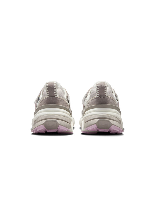 [HV5997-161] W NIKE V2K RUN