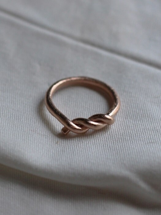 Twist Ring