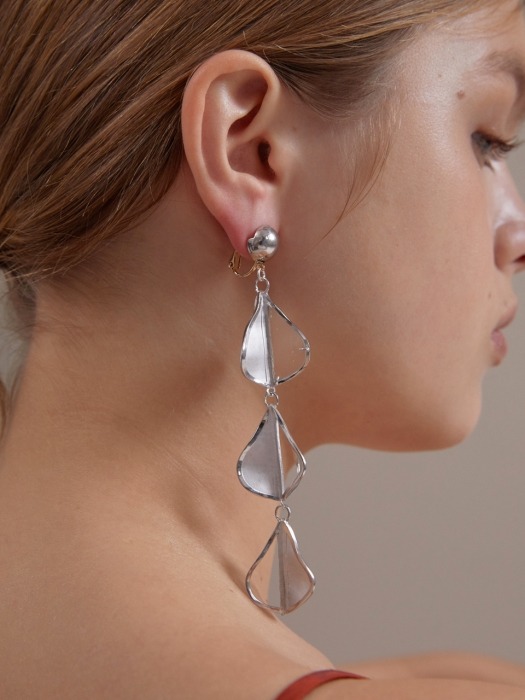 Full-flowing Ripple 3/3 Earrings (silver)