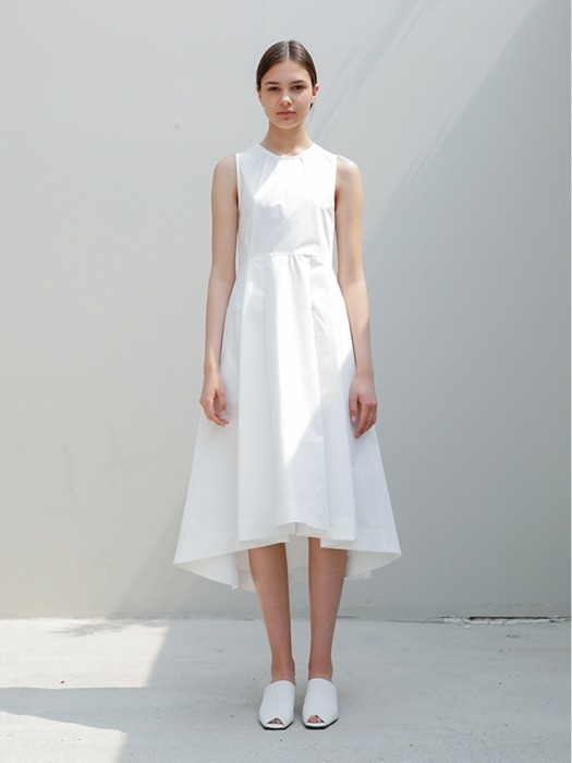Sleeveless Flare Dress/White