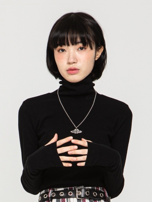 NAPPING TURTLE NECK SLIM TOP [BLACK]