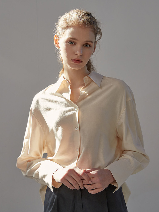 Shirring blouse (cream)