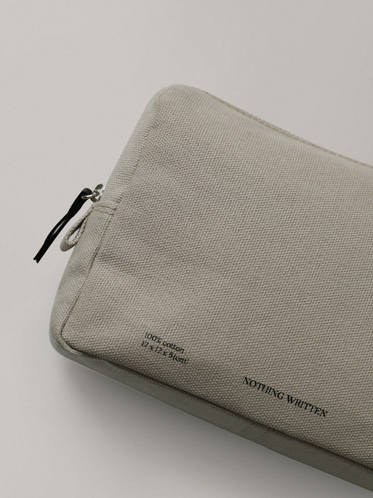 POUCH 001