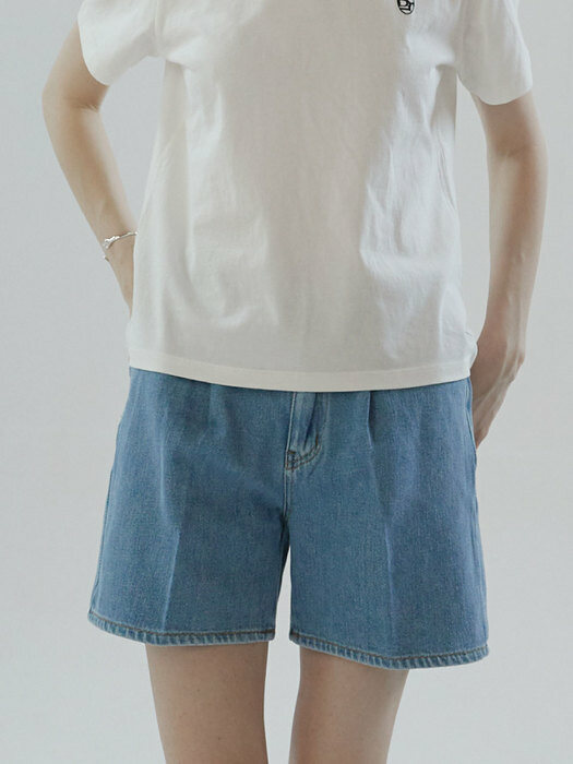Denim bermuda shorts (Blue)