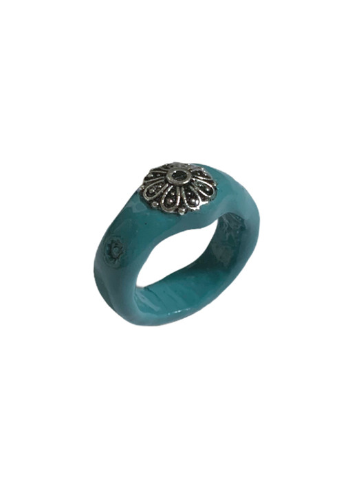 flower motif metal ring