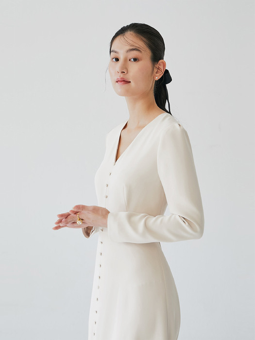 [미전시]CHELSEA V-neck long sleeve maxi dress (Ivory)