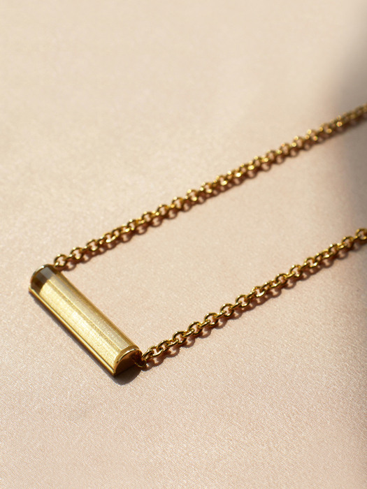 ARCH BAR NECKLACE