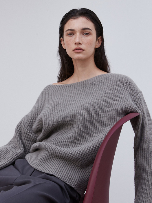 OU972 wool off shoulder knit (grayish khaki)