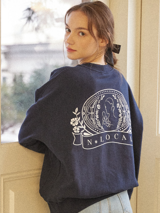 Silhouette Back Point Sweatshirt - Navy