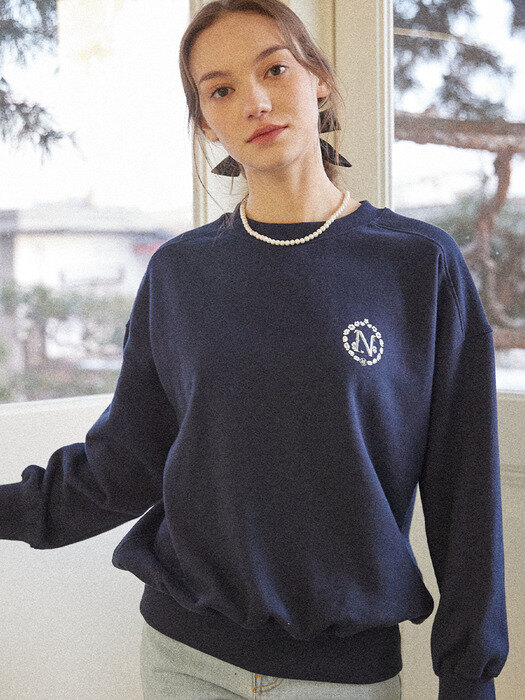 Silhouette Back Point Sweatshirt - Navy