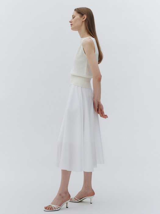 Button flare skirt (White)