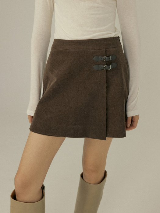 23FW COUDUROY BUCKLE WRAP SHORTS_BROWN