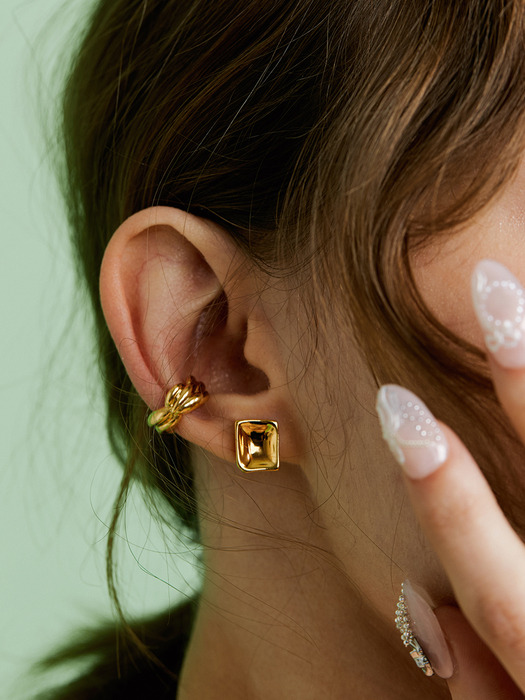 Box Earring (Gold)