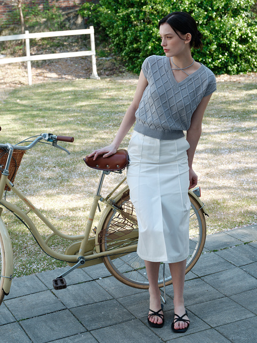 comos 1094 pin-tuck stitch H-line skirt (white)