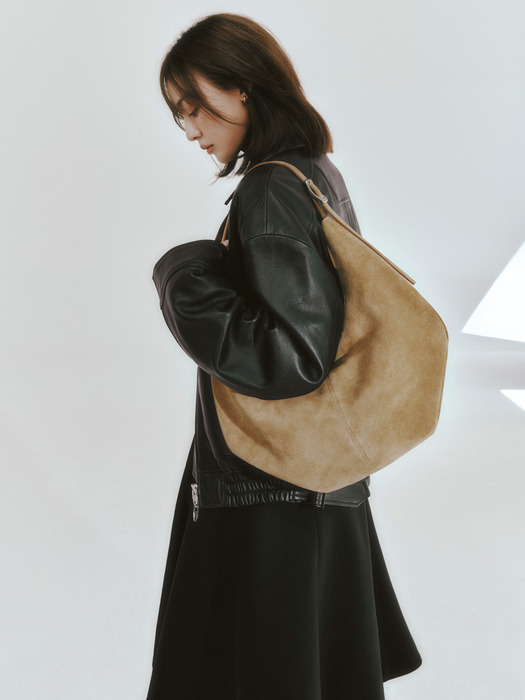 [단독]Mossy Hobo Bag_Suede Sand