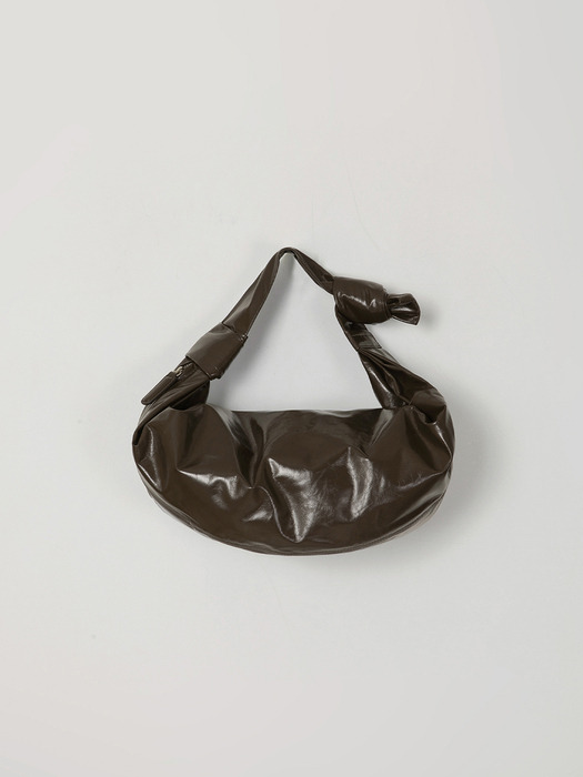 HALF MOON STRAP BAG_BROWN