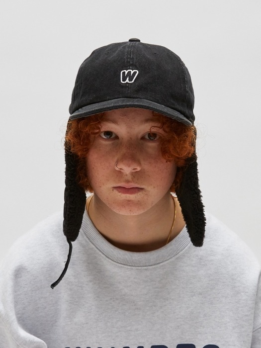 W LOGO EAR MUFFS CAP (BLACK)