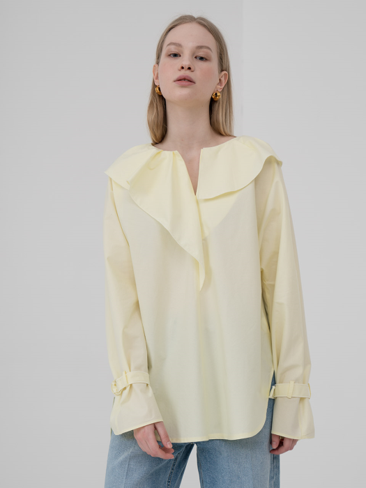 Shirring pointed collar blouse in lemon
