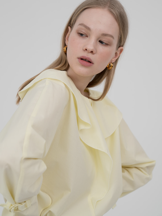 Shirring pointed collar blouse in lemon