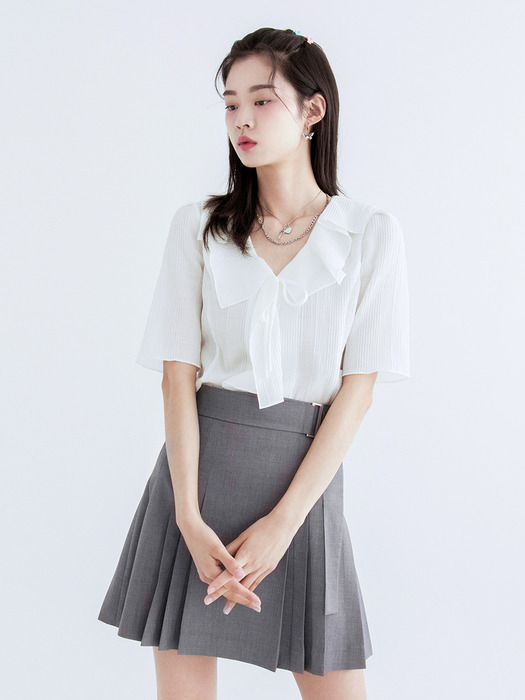 Unbalance ruffle blouse [White]