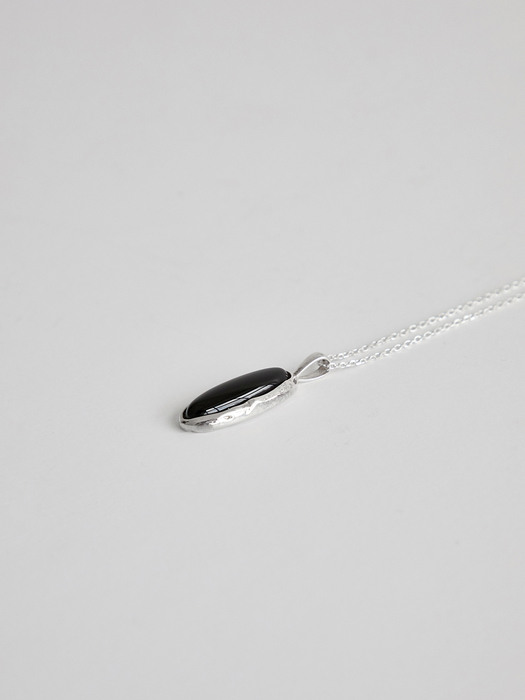 oval necklace black