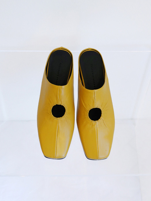 Shirring hole mules Mustard yellow