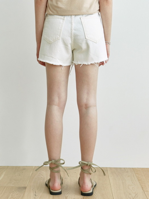 STITCH DENIM SHORTS_IVORY