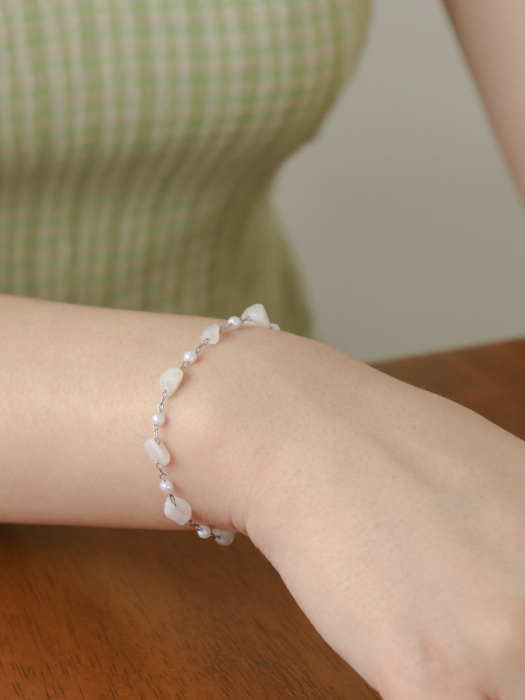 White Pebble Bracelet