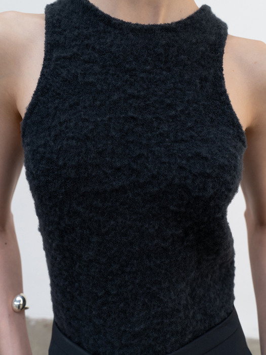 21FW BOUCLE SLEEVELESS KNIT - CHARCOAL