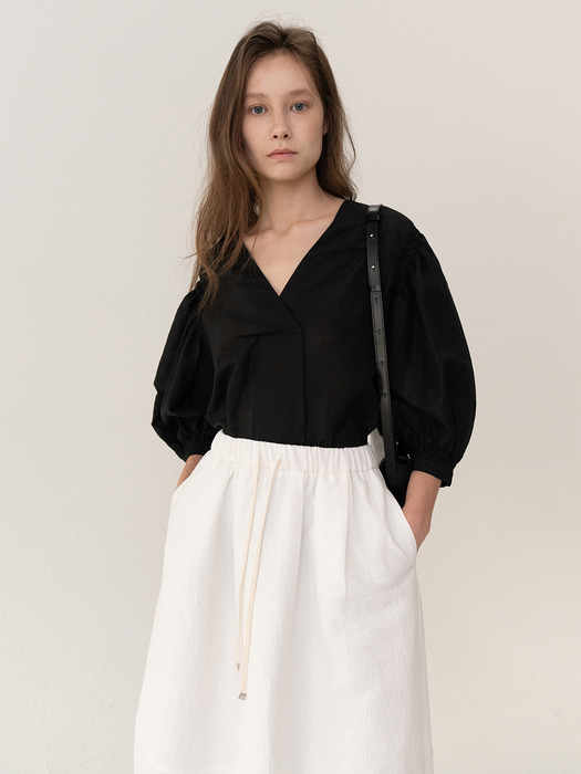 [ESSENTIAL] Balloon Blouse Black