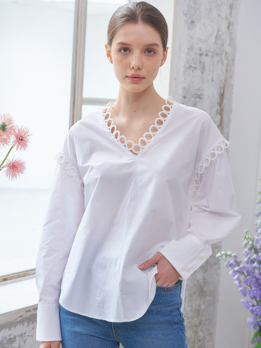 planet-97 V lace neck blouse_white