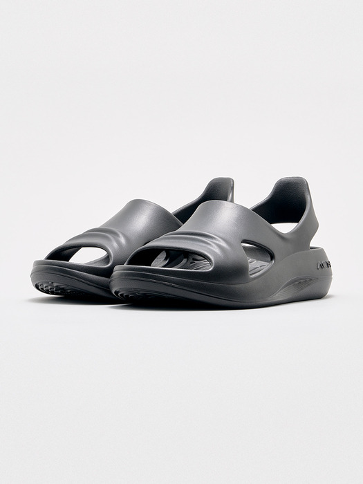 ALIGNPLUS™ STRAP SANDAL TRUE BLACK