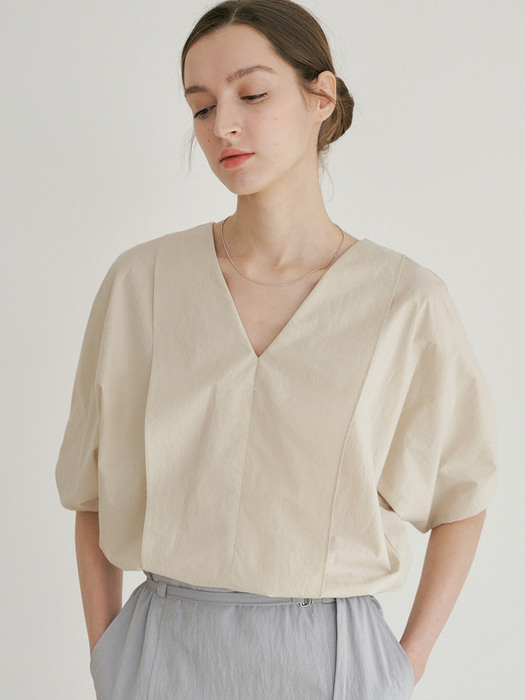 comos 692 v neck volume sleeve blouse (beige)