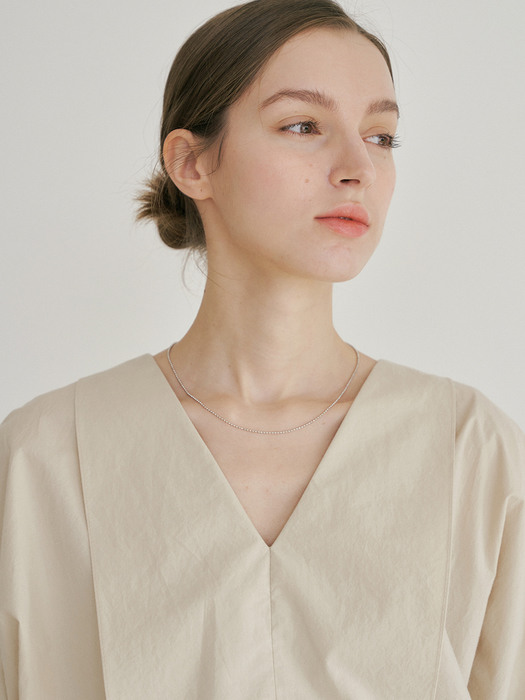 comos 692 v neck volume sleeve blouse (beige)