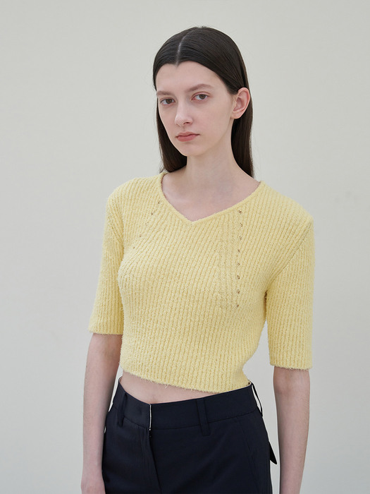 WAVE NECK CROPPED KNIT PULLOVER_SOFT YELLOW
